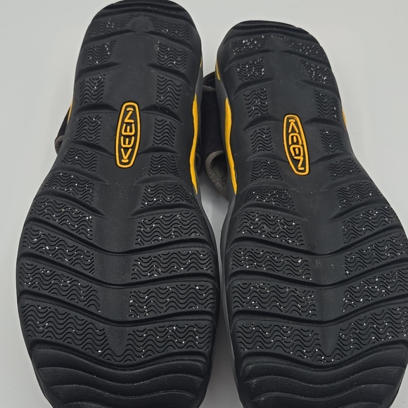 Keen | Newport H2 Water Sport Hybrid Sandal Black Yellow Size 13